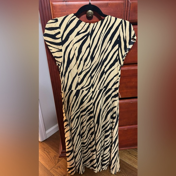 Talbots Striking Zebra Midi Shirtdress with Tie, Size: 4P - Picture 5 of 6